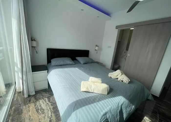 アパート Nautica Luxe ラルナカ