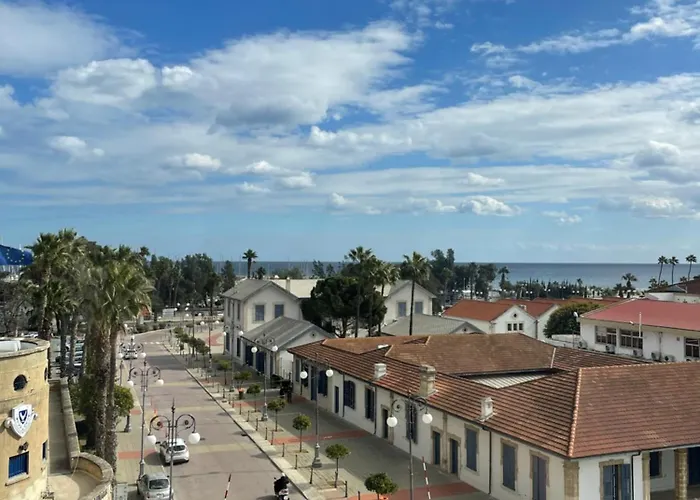 Nautica Luxe ラルナカ