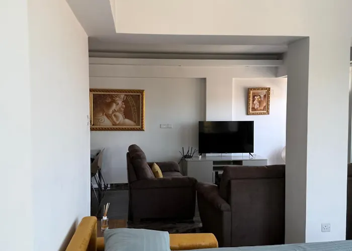 Nautica Luxe * ラルナカ